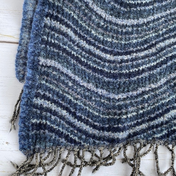 Gerard Darel Wool Scarf Shawl Short Wavy Blue Ruffled - Picture 8 of 14